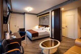 Отель Biplan Hotel Даугавпилс Двухместный номер Делюкс с 1 кроватью или 2 отдельными кроватями-2